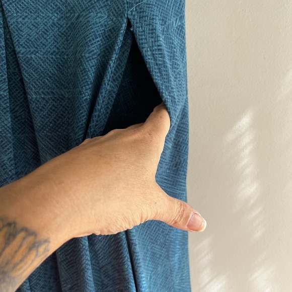 LulaRoe Skirt Size L Blue Pull On W/pockets Boho Classic A-Line Lightweight - Picture 4 of 8